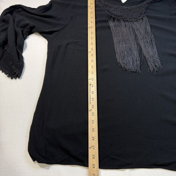 Catherines 1X Pretty Black Loose Fitting Lightweight Top Fringe & Crocheted Neck - Picture 5 of 11